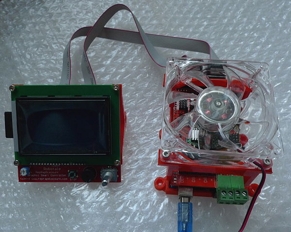Arduino Mega 2560 + Ramps 1.4 + A4998 drivers + 80mm fan + 12864 graphics LCD controller.