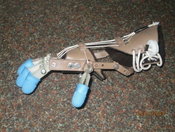 Liams Robohand preview featured.jpg
